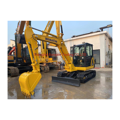 В хорошем состоянии использованный экскаватор Komatsu PC56 все функции нормальные 7 дней доставка