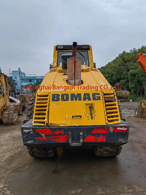 Подержанный дорожный ролик Bomag BW-217D с 30% способностью к отработке в хорошем состоянии
