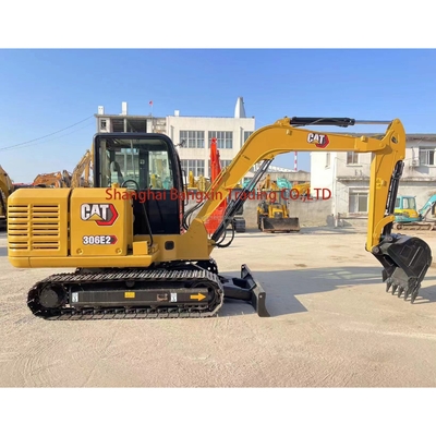 CAT 306E2 Мини-экскаватор с низким рабочим днем и почти в исправном состоянии, изготовленный в 2021 году