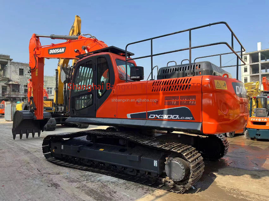 Подержанный экскаватор Doosan DX300LC-9C с передовыми технологиями и мощной производительностью
