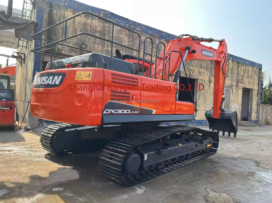 Подержанный экскаватор Doosan DX300LC-9C с передовыми технологиями и мощной производительностью