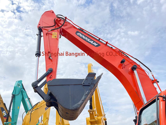 Использованный экскаватор Doosan DX225LC в хорошем состоянии с оригинальным гидравлическим цилиндром