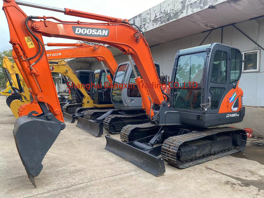 Экскаватор Doosan DX60 со всеми функциями в хорошем состоянии