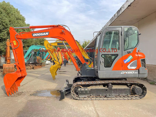 Лучшая подержанная мини экскаваторная машина Doosan DX60 в Шанхае с сертификацией EPA/CE