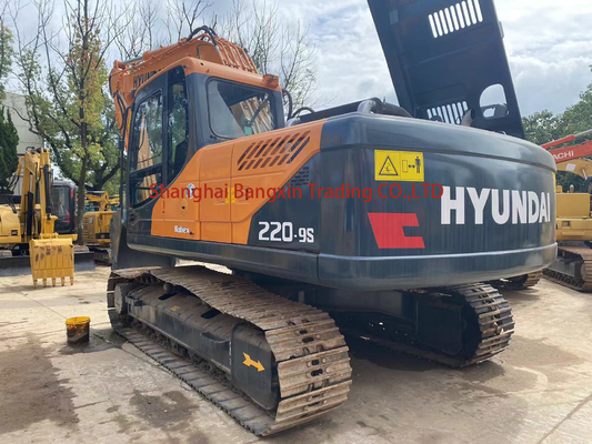 Подержанный экскаватор Hyundai R220-9S в отличном состоянии с оригинальным гидравлическим цилиндром
